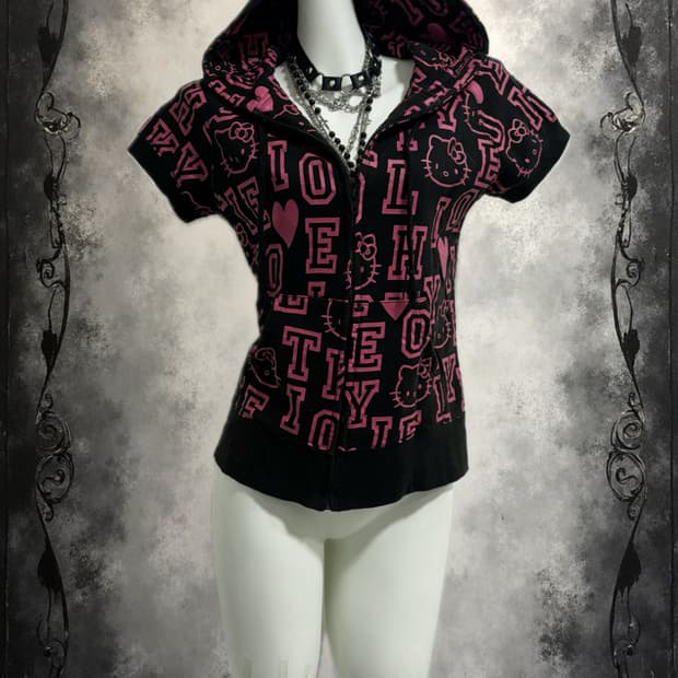 Hello Kitty Short-Sleeved Hooded Zip-Up