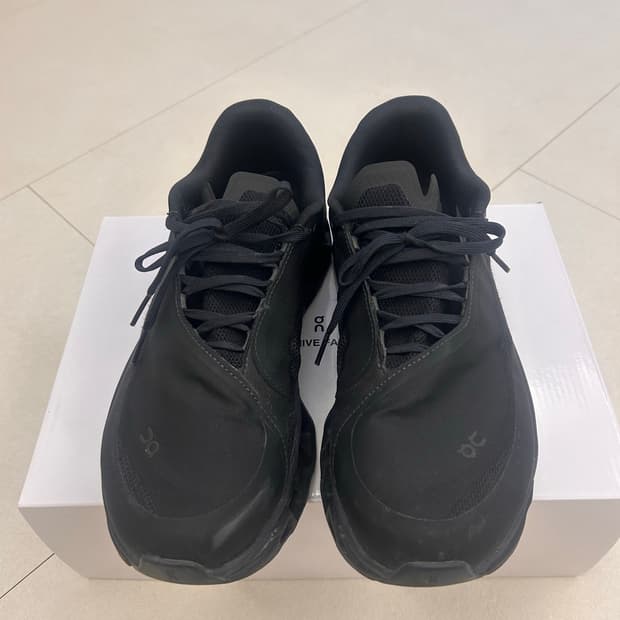 온러닝 파프 블랙 270 9사이즈