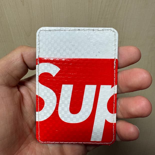 슈프림 맥세이프 카드지갑 (업사이클링 리워크)