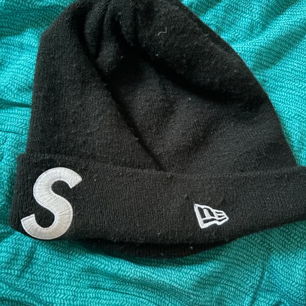 슈프림 뉴에라 비니