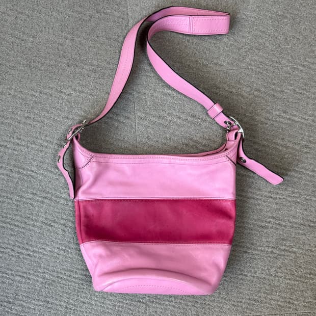 올드 코치 럭비 스트라이프 더플 크로스백