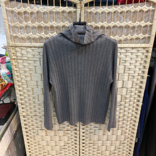 3/66 정품 플리츠플리즈 팝니다