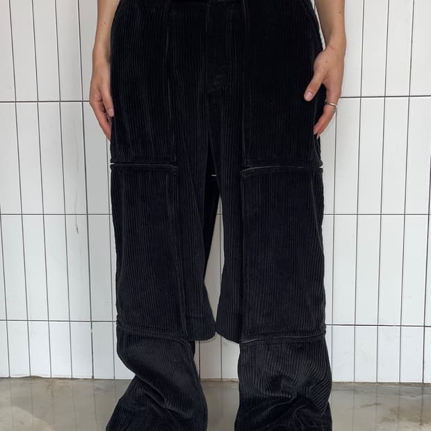 바라간 21AW 변형 코듀로이 카프리 팬츠 블랙