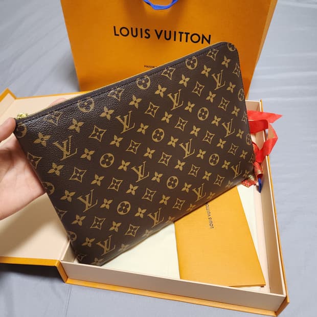 [새상품급]루이비통 에튀보야주 MM 클러치 브라운