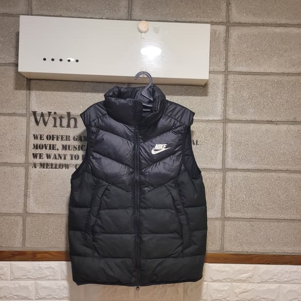 나이키 다운필 베스트 L