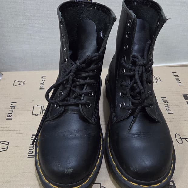 닥터마틴 1460 8홀 230 (uk3)