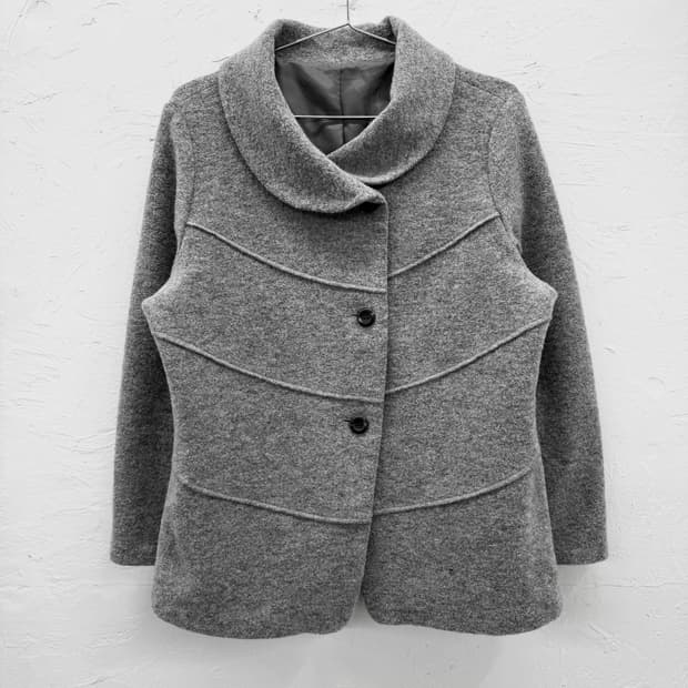 vivi age 버튼 울 자켓