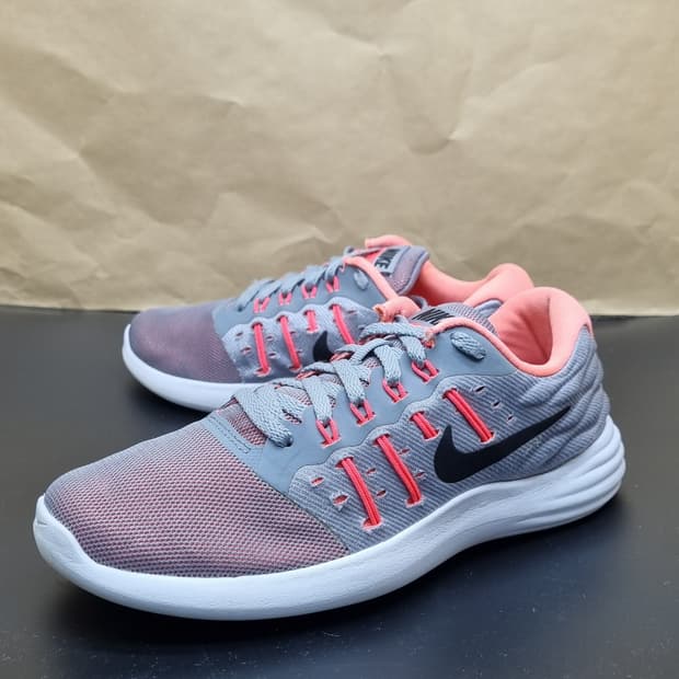 나이키 루나 스텔로스 여성런닝화235 