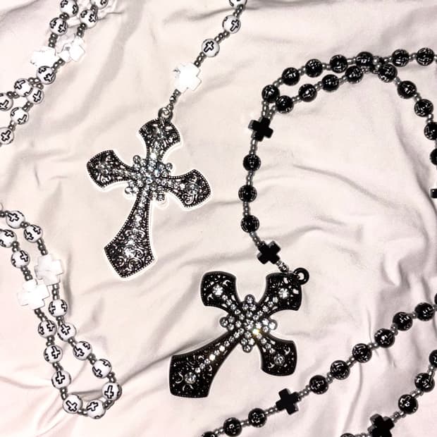Cross bead  rosary necklace (white)