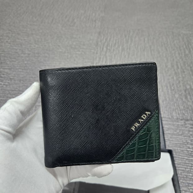[특가][정품]프라다 사피아노 크로커다일 반지갑