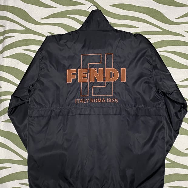 펜디 백로고 자켓 바람막이