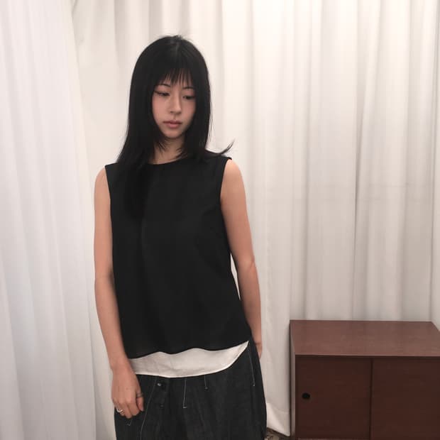 블랙 레이어드 슬리브리스