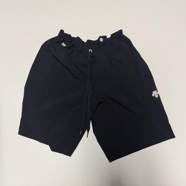 여성 데상트 트레이닝 반 밴딩 반바지 xs 블랙