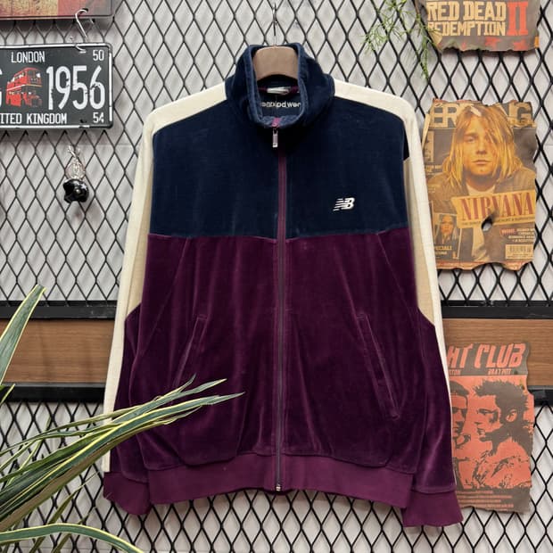 뉴발란스 아노락 벨벳 트랙 자켓 전면 로고 포인트 퍼플 네이비