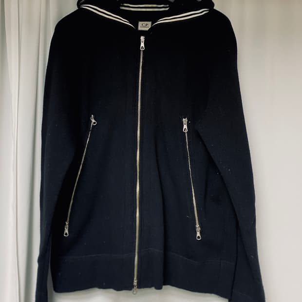 cp컴퍼니 고글 니트 후드 집업 블랙 105사이즈