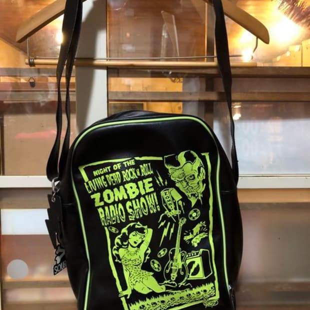 Sourpuss 씬키드 이모키드 씬이모 고스펑크 크로스백 숄더백 