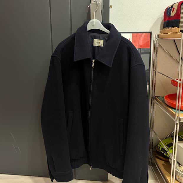 어나더오피스 21FW 볼륨 블루종 3 다크네이비