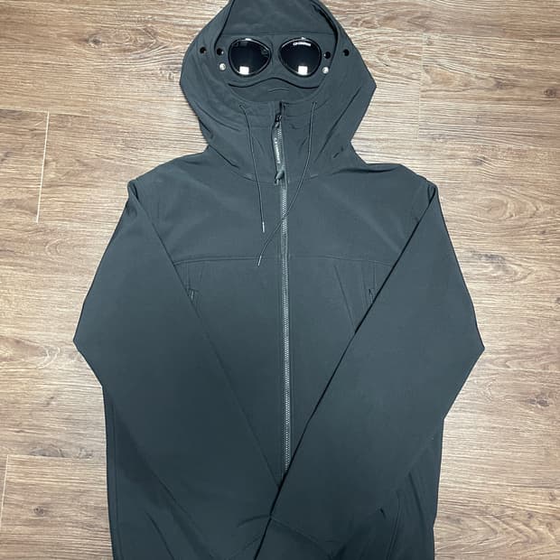 C.P. 컴퍼니 쉘-R 고글 자켓 블랙