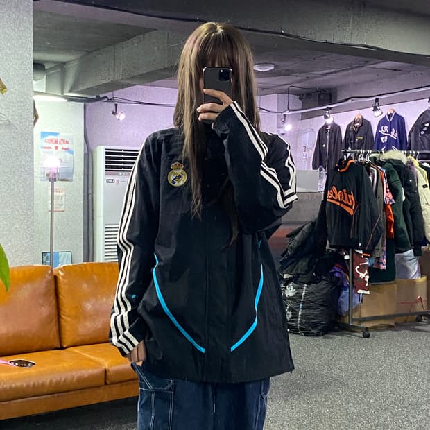 아디다스 레알 마드리드 바람막이 B2621
