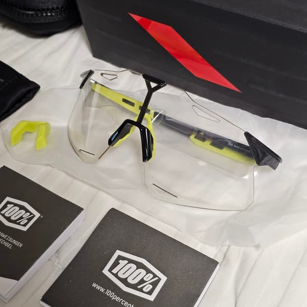 새제품) 100% 하이퍼크래프트 썬글라스 런닝 러닝 싸이클 변색렌즈