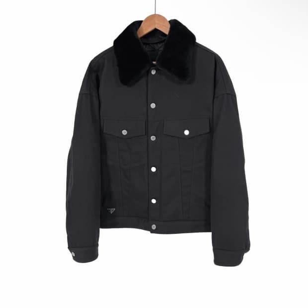 [L] 프라다 남성 삼각로고 불 데님 시어링 패디드 블루종 자켓 블랙