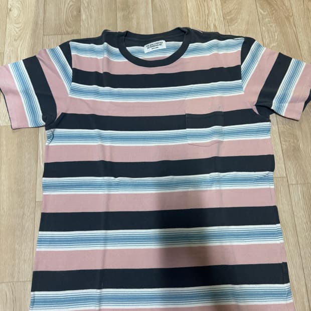 와코마리아 스트라이프 티