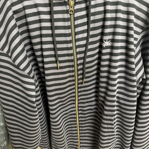 (L)더콜디스트모먼트 후드집업