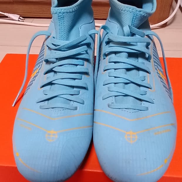 나이키 머큐리얼 슈퍼플라이 8 아카데미 MG 축구화(255mm) 