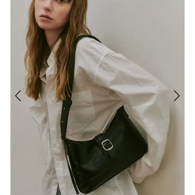 새상품) 세미코드 베일 미들백 블랙