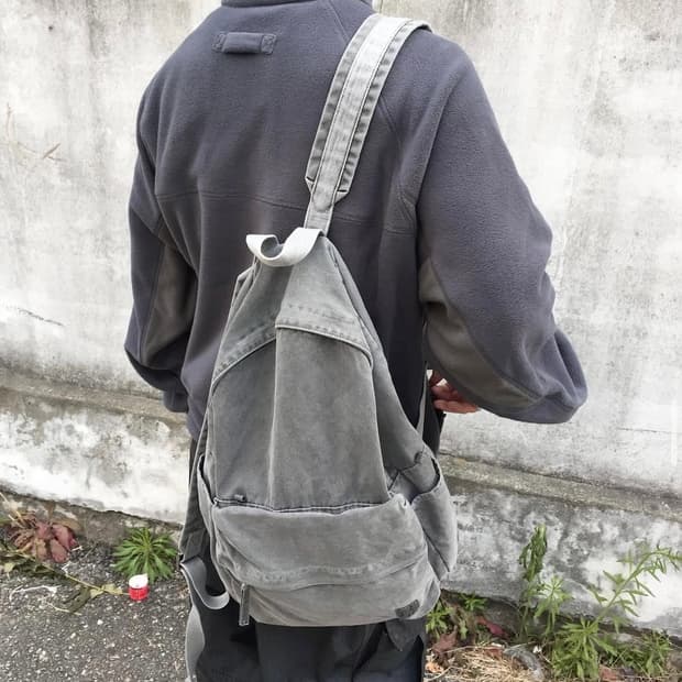 해칭룸 Dyed backpack 차콜 