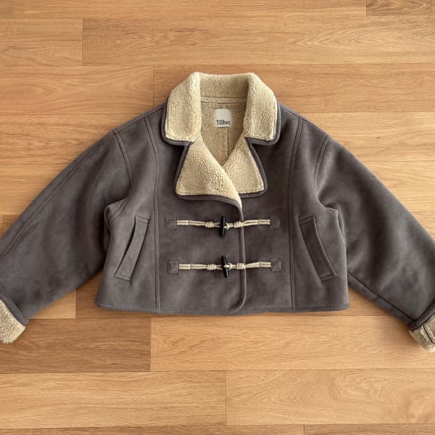 Tillber 틸버 스웨이드 더플 숏 무스탕