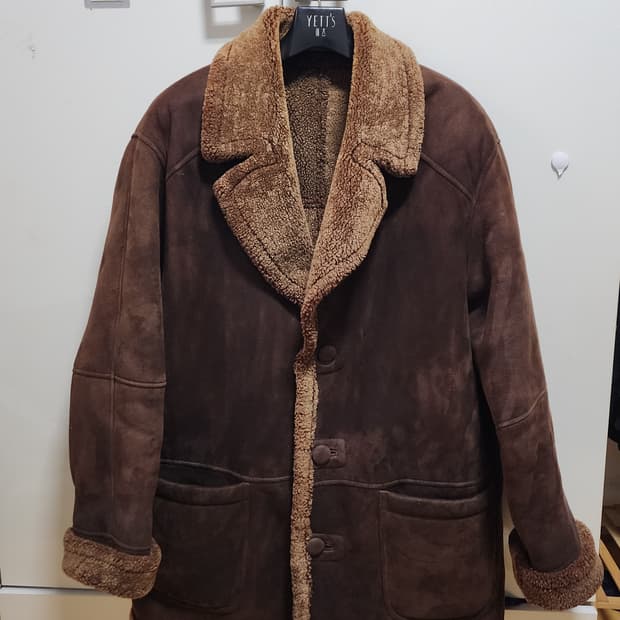 AUSTIN REED 시어링 무스탕