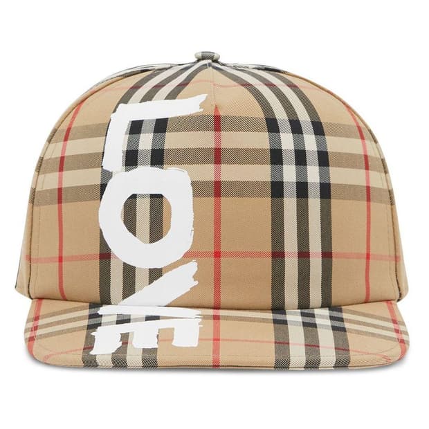 버버리 LOVE 프린트 볼캡