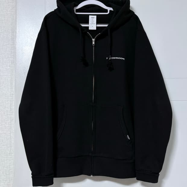 피스마이너스원 x MAMA 콜라보 후드집업