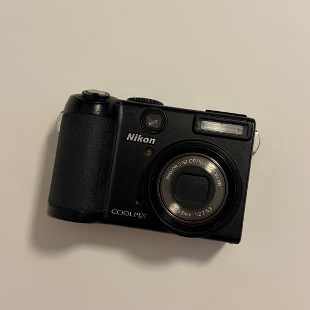 니콘 쿨픽스 p5100