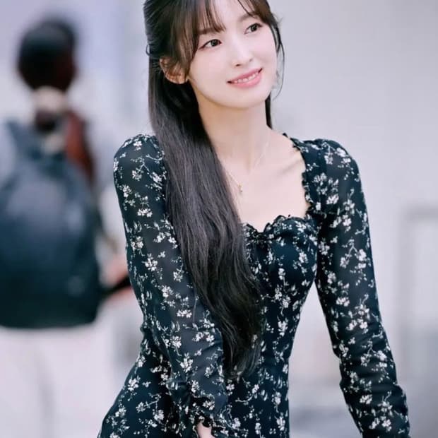 Reformation Remi dress Lucien (아린,조이현착용)