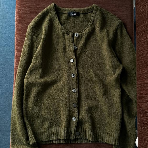 Light fabric natural design knit cardiga