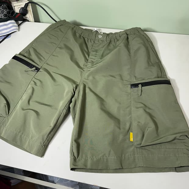 L-XL SIBUYA ELEMENT 카키 와이드핏 고어텍스 카고쇼츠