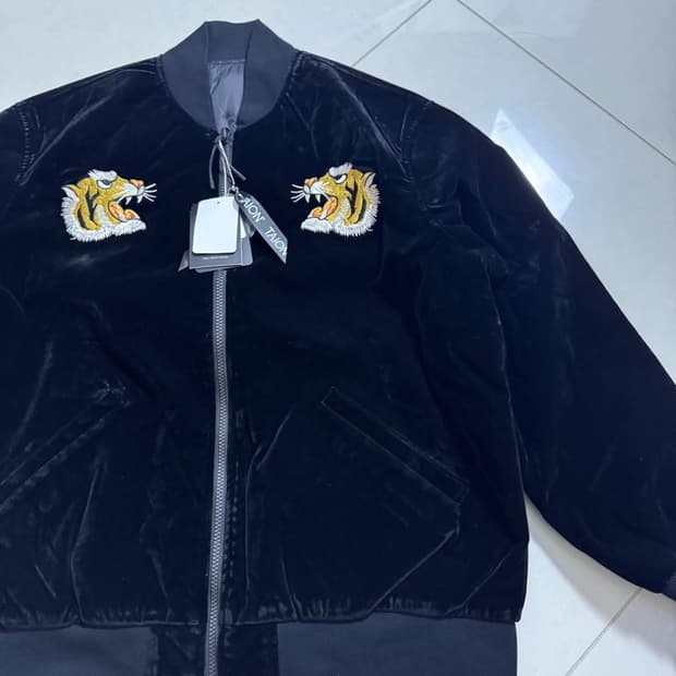 DOWN JACKET 리버시블 다운 재킷 타이거