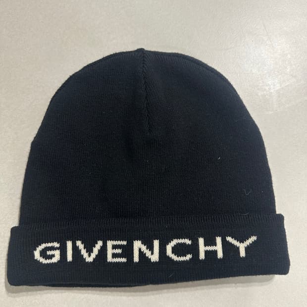 지방시 18FW 숏비니 