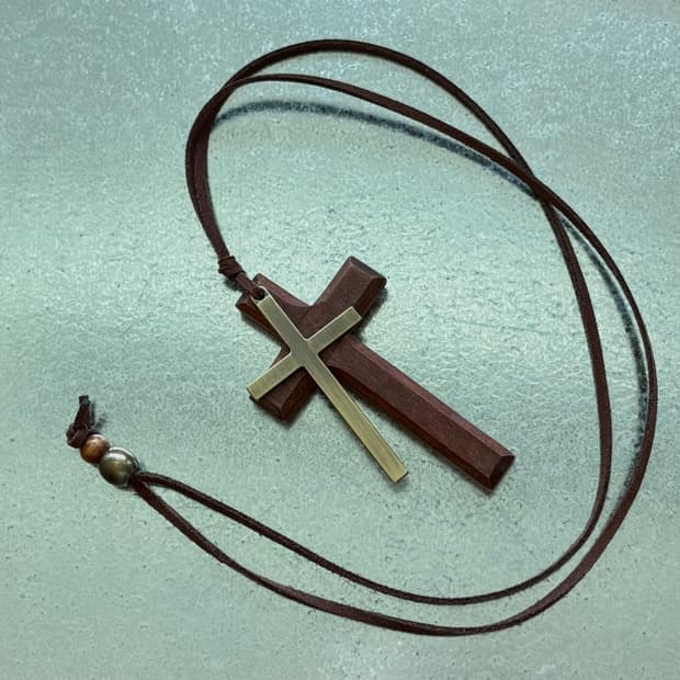 우드 원목 십자가 목걸이
