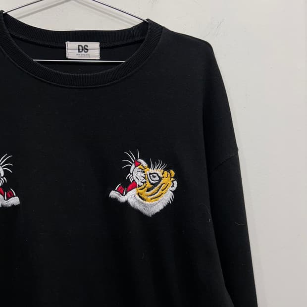 DS 빈티지 호랑이 자수 롱슬리브