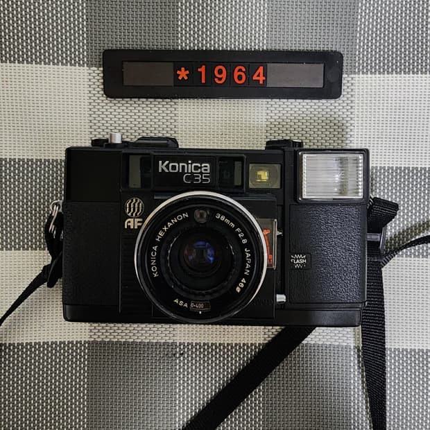 코니카 C 35 AF 필름카메라