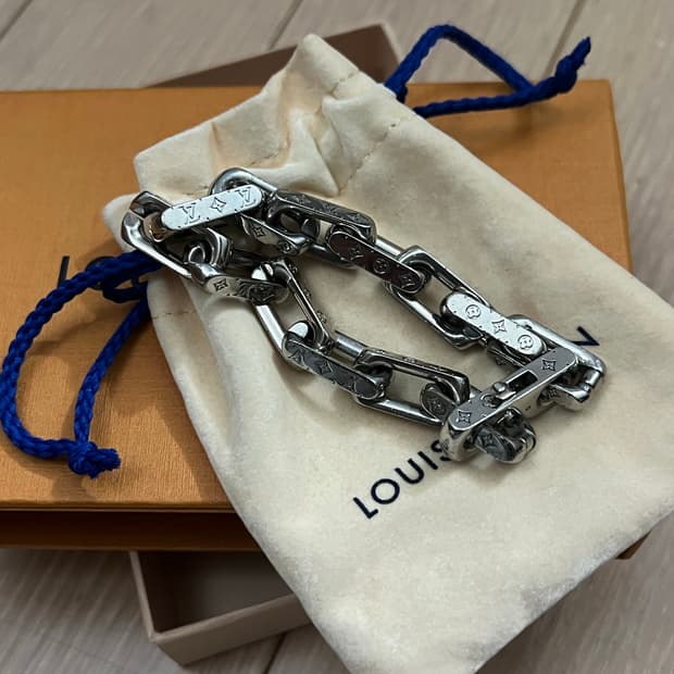 루이비통 모노그램 팔찌 (M)