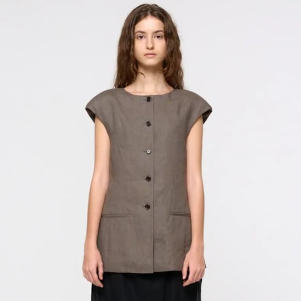 아모멘토 linen curved vest 카키
