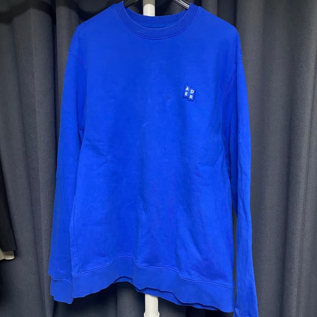 아더에러 시그니피컨트 맨투맨 블루 M