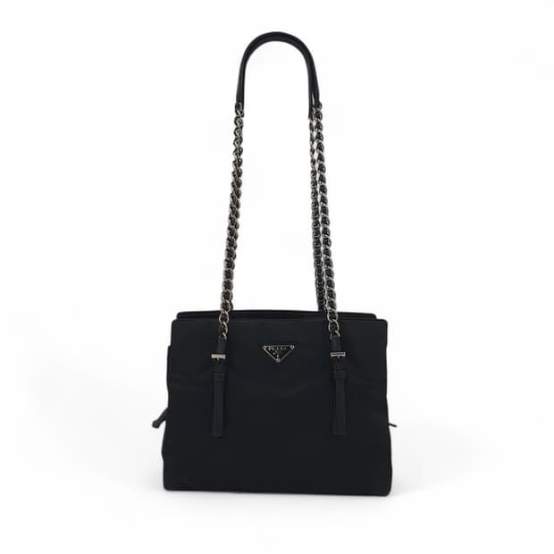 프라다 삼각로고 은장 체인 블랙 숄더백