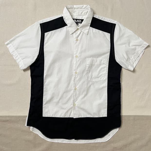 꼼데가르송 블랙 배색 하프셔츠 comme des garcons