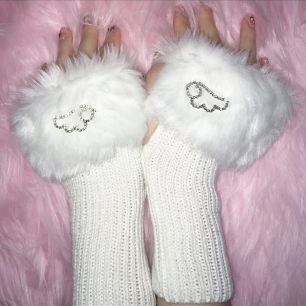 S2002TEARS Angel Wings Hand Warmer (Whit