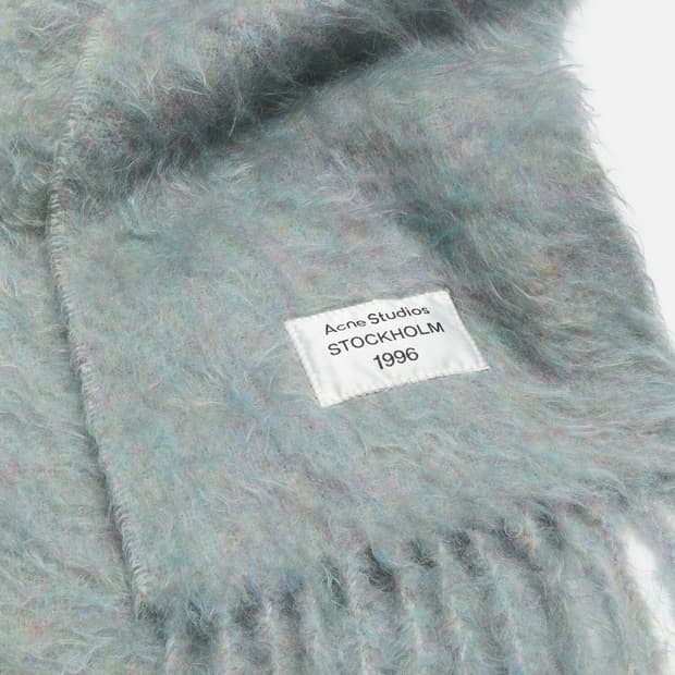 아크네스튜디오 모헤어 머플러/블루 멀티